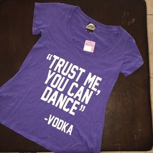 Blue v neck graphic tee